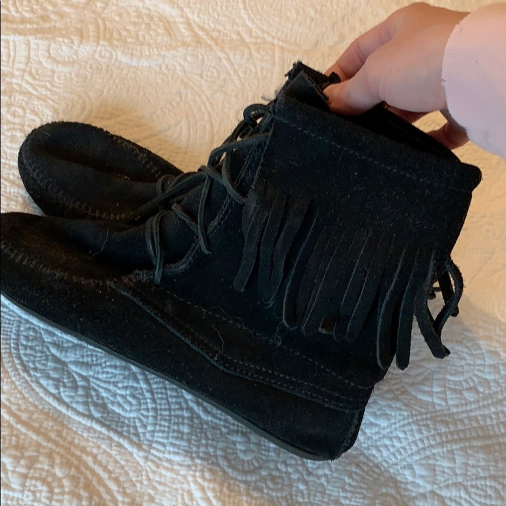 Minnetonka high top lace up  moccasins